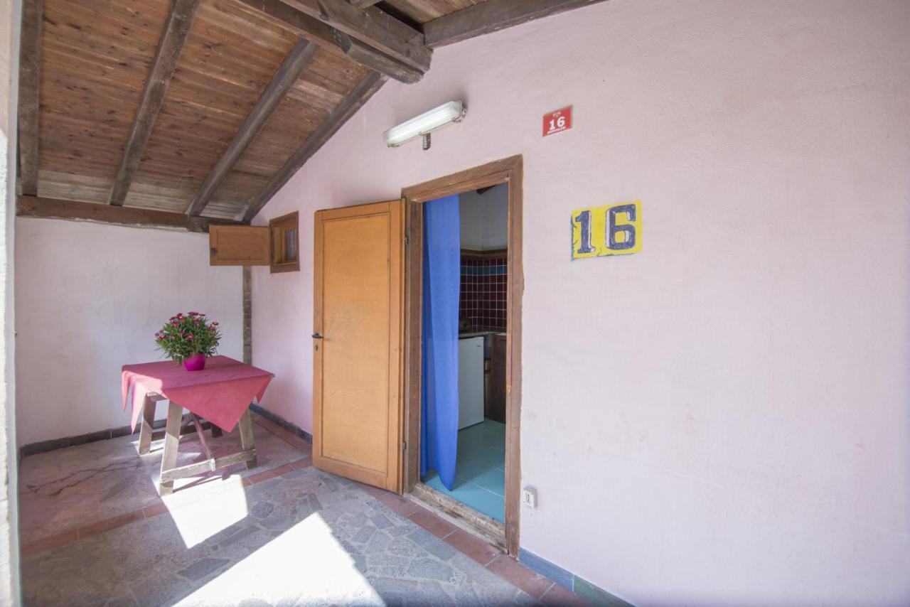 Campeggio Villaggio Sos Flores Tortolì Exteriör bild