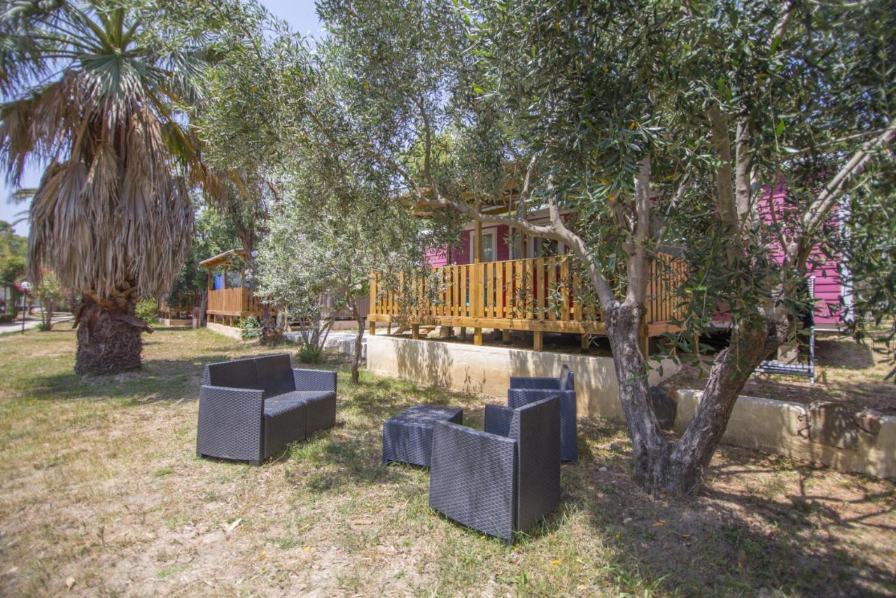 Campeggio Villaggio Sos Flores Tortolì Exteriör bild
